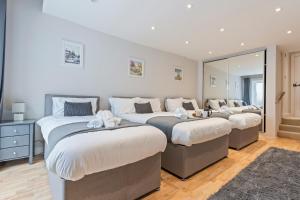 Stylish 2 Bed Home near Gatwick