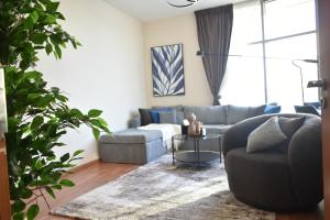 Urban cozy -sea view with pool and gym access