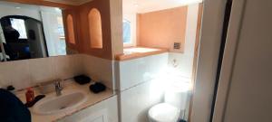Appartements Studio 24m2 cosy classe, lit Queen Size, Netflix, wifi, 400m centre, parking, boite a cles, Gites La Tarine : photos des chambres