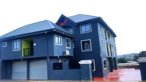 Mike's B&B - Ofankor