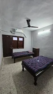 Krishna PG - Вадодара