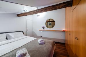 tHE Mirror Attic - Moscova Brera Milano