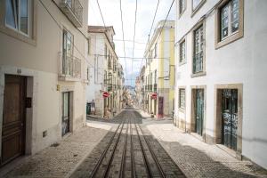 Baroque apart with patio Portuguese Soul Bica Tram 4p