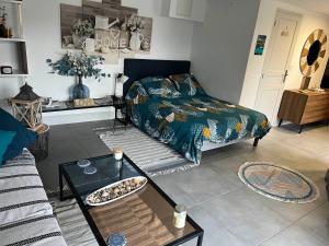 Maisons de vacances F1 Moderne avec Piscine privee et Vue sur le Garlaban : photos des chambres