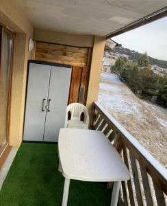 Appartements appartement avec vue sur le lac et les montagnes : photos des chambres