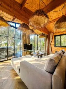 Evergreen 1BR Wood Cabin with Bassin & Terrace - Al Azifat