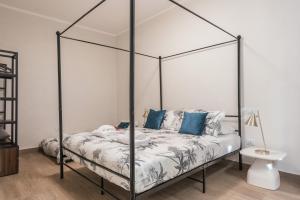 C2 Top Class Apartment, 2 camere da letto con giardino in zona Via Veneto distante 15 minuti a piedi da Fontana di Trevi