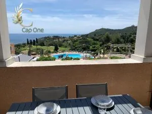 Cap One at Cap Esterel - VUE MER et PISCINES - 4 pers - 阿盖