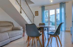 3 Bedroom Cozy Home In Beauvoisin