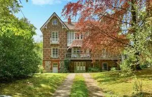 Amazing Home In Sainte-Marguerite-Sur- - 基贝维尔