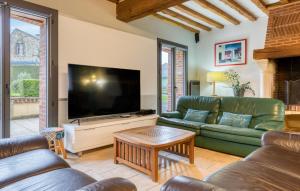 Maisons de vacances 5 Bedroom Gorgeous Home In Ganzeville : photos des chambres