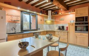 Maisons de vacances 5 Bedroom Gorgeous Home In Ganzeville : photos des chambres