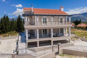 Irene Luxury Villa