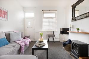 Station House - Quaint Victorian Home With Free Parking