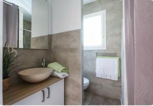 STUDIO pied village EZE - dans VILLA - Parking Gratuit