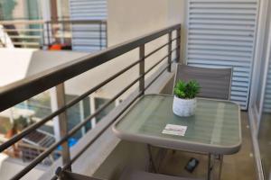 HOM I AireAcond Wifi Piscina Gym MetroSanta Isabel