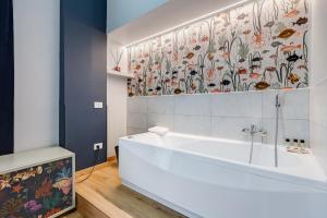 King Suite with Spa Bath