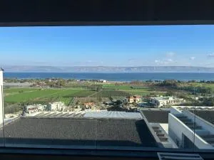 כנרת - 利维尼姆