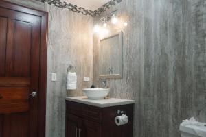 Breakwater Point 402 - Jaco