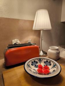 Maisons d'hotes Love-room Discret 40 m2 Bormes les mimosas village avec Terrasse : photos des chambres