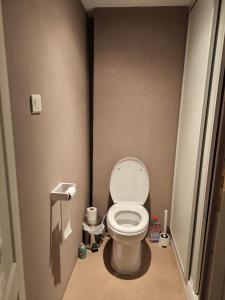 Maisons d'hotes Love-room Discret 40 m2 Bormes les mimosas village avec Terrasse : photos des chambres