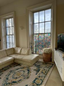 Apartment 1 mile from Cheltenham Racecourse