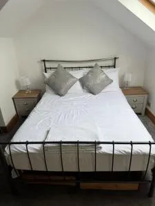 Decent Private Floor In Suburban Area - Thornton Heath