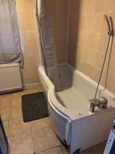 Decent Private Floor In Suburban Area