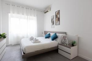 15 minutes from City Center & Metro 2 minutes