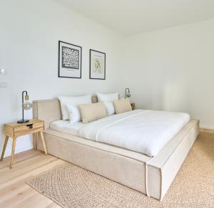 Bernstein Apartments