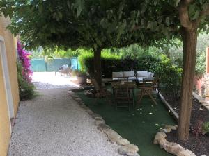 Villa avec piscine dans les oliviers