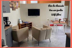 Maisons de vacances Gites ecolabellises du Domaine de Ludeye - au calme dans le Medoc : photos des chambres