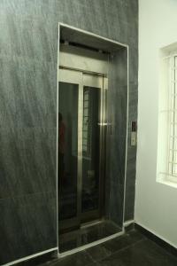 Chennai Airport 3BR Stay and Near Trade Centre