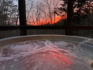 Smoky Mtn Cabin New Deck Bunks Hot Tub Game Room - Boyds Creek