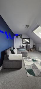 Modern Spacious Apartment Steps from City Centre