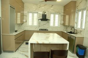 Chennai Airport 3BR Stay and Near Trade Centre