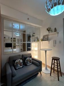 1BR Ayala Makati Apartment at Lush Residences