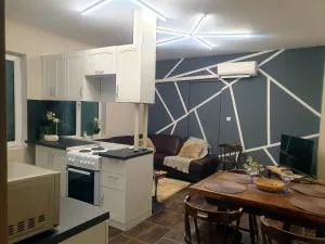 Lina Gio Apart - Banja