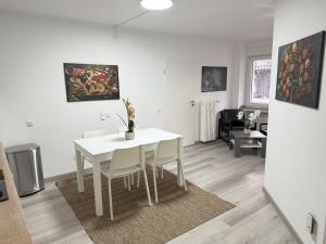 Zentral gelegene Zimmer mit Gemeinschaftsküche und -bad