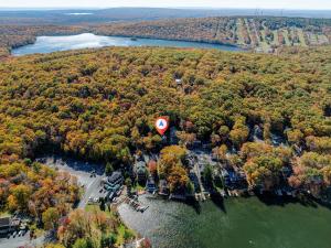 Lake View Enchanted Treehouse- Lake Harmony