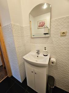 L - city Reina apartments