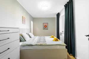 BNB Central Comfort Retreat with Balcony