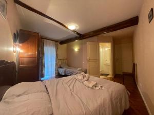 B&B / Chambres d'hotes Sensation, chambre 2 lits pour 3 personnes, avec salle de bain privative : photos des chambres