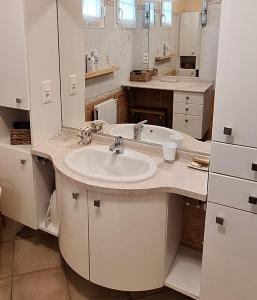 Maisons d'hotes Le Luquentia, demeure de charme, piscine, grand jardin, spa, billard : photos des chambres