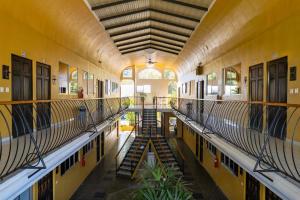 Hotel Tamarindo INN - 1 mi to Tamarindo Beach