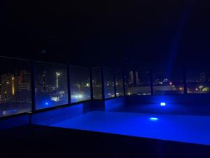 CÉNTRICO DEPARTAMENTO con HERMOSA VISTA y amplios BALCONES