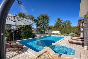 Villa LUMARE AQUA - Pool, Jacuzzi & Garden