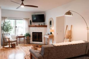 Bohemian Retreat 4BR Home Downtown Beach Wineries