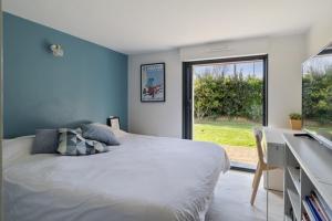 Beautiful new ocean facing villa