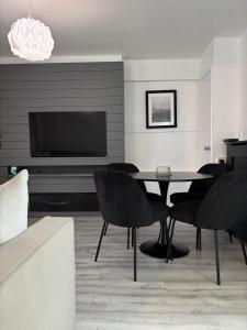 1 Bed Flat - Sleeps 2 - Parking - Wifi